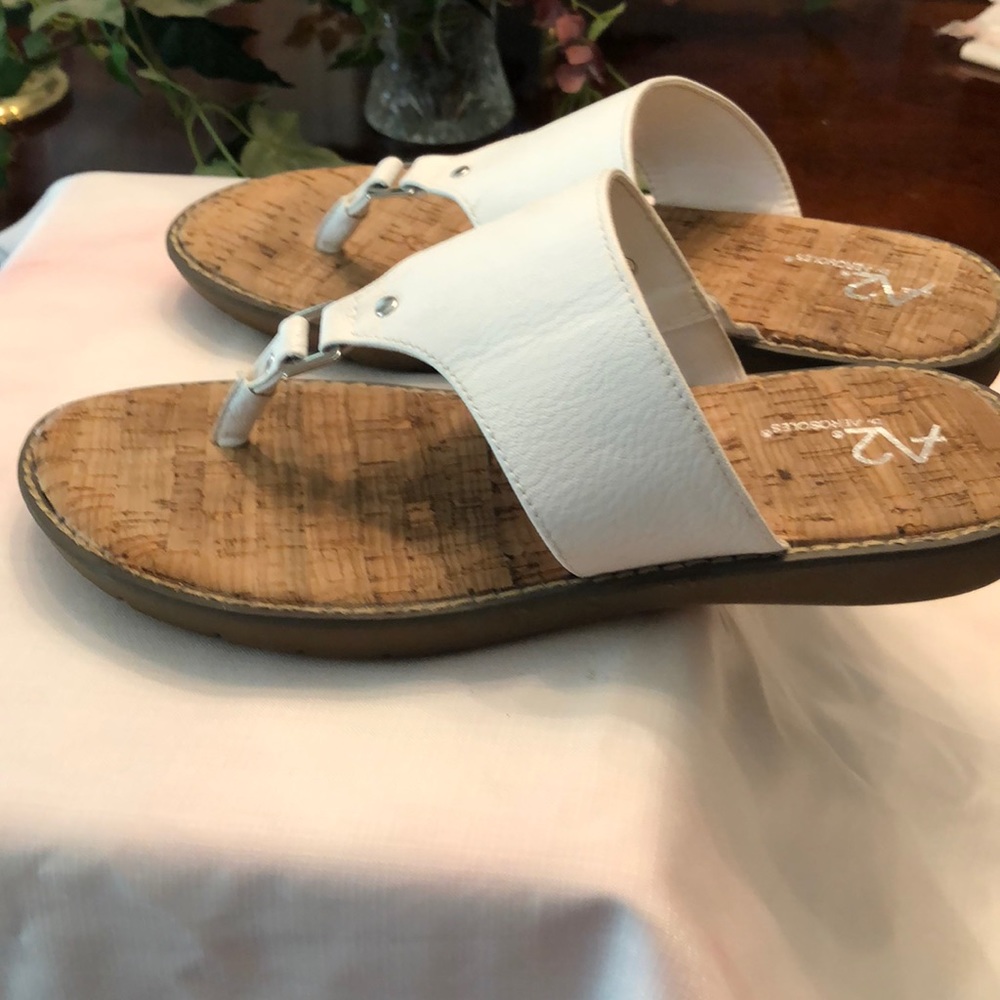 Sandals - Picture 4 of 4